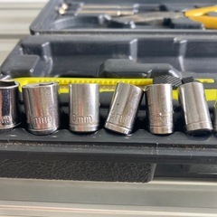 工具箱　欠品あり　精密ドライバー　ペンチ　カッター　ソケットセット　トルクスなどの画像