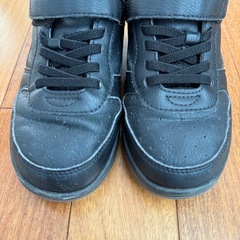 中古品 ABC ブラックスニーカー 黒 子供 キッズ 20cm 入学 卒業 ダンスの画像