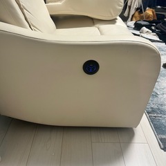 自動昇降次の電動ソファーの画像