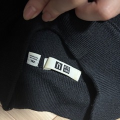 【ユニクロ】黒ニットの画像