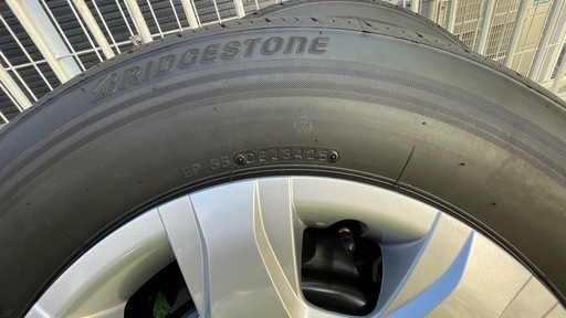 2025年式　ハイエース　ダークプライムS 納車前外し　ブリヂストン 195/80R15 LT 107/105N 4本セット純正ホイー