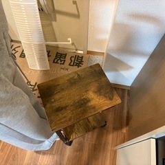 移動ミニ机の画像