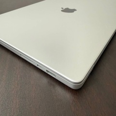 Macbook Pro 16” M1 Max 64GB RAM 2TB SSDの画像
