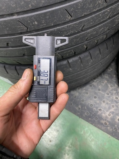 225／45r19