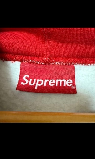 supremeパーカー