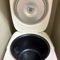 炊飯器とケトルの画像