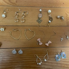 ピアスまとめ売りの画像