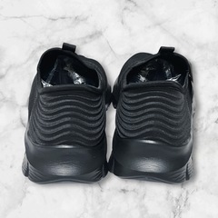 【新品】メンズ スニーカー サイズ25.5cm メッシュスリッポン ブラック 軽量の画像