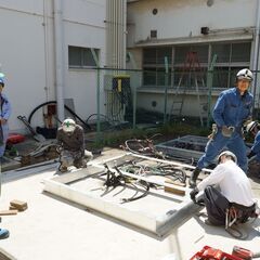 ▼正社員：空調メンテナンス作業員【未経験OK】▼ 資格取得で報奨金！賞与実績5.2ヶ月で還元もしっかり◎ 点検修理でありがとう！お客様と関わるやりがい◎ 平均昇給7％！努力が収入に結びつく職場です◎の画像