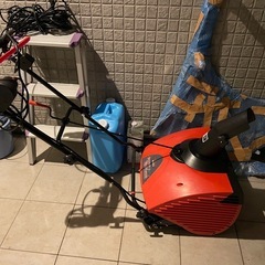 電動除雪機スノーエレファント片方は、使え片方は不調(2台まとめて☝️☝️☝️‼️)⛄️の画像