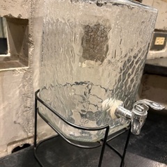 ドリンクサーバー瓶　大きめの画像
