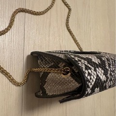 ヘビ柄 ショルダーバッグの画像