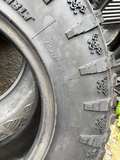 radar RT+  レーダー　タイヤ２本。　35×12.50r18 未使用品