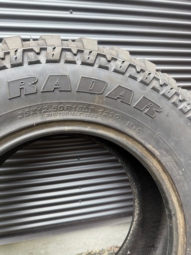 radar タイヤ２本中古　　35×12.50r18