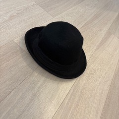 黒のウールハットの画像