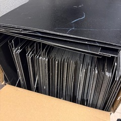 フロアタイル黒大理石の画像