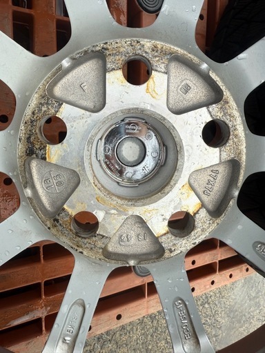 ブリヂストン　スタッドレス　225/65r17