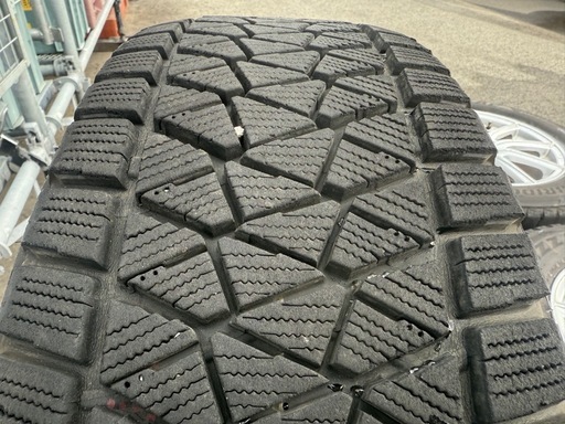 ブリヂストン　スタッドレス　225/65r17