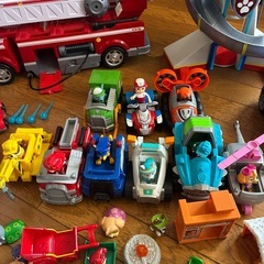 【まとめ売り優先】パウパトロール おもちゃ 大量セット（消防車・パウステーション・ラジコン等）の画像