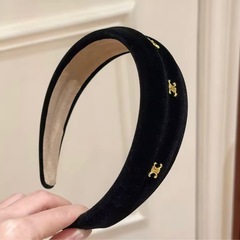 セリーヌ　トリオンフ　カチューシャ　　ベロア　ロゴの画像