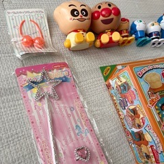 【新品❣️未開封❣️】ジャムおじさんのパン工場mini、アンパンマンの小さめおもちゃ、未開封のステッキ、ヘアゴムの画像