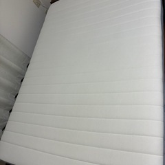 2人がけ座椅子、ダブルベッド、マットレスの画像