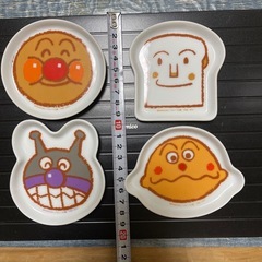 アンパンマン小皿の画像