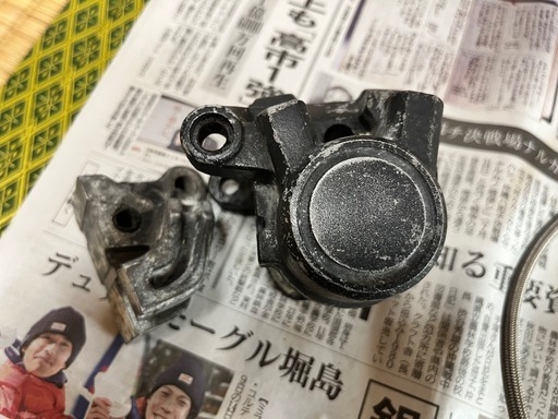 XJ400.550純正キャリパーセットとおまけ