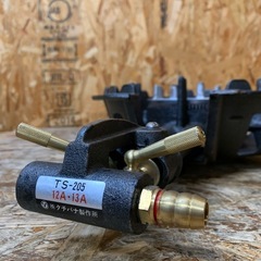 a(7851) 新品 未使用☆ タチバナ 鋳物コンロ ハイカロリーコンロ TS-205 二重 種火無 全長525 直径330 高さ130 直接引き取りも歓迎 大阪の画像