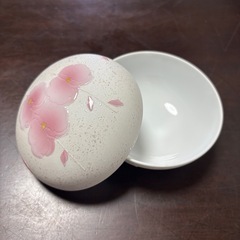 桜の花柄 陶器 小物入れ 蓋付きの画像