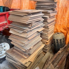 ベニヤ板 3mm厚 約30×30cm 大量の画像