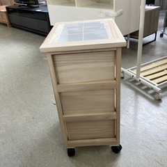 今2602-1358 3段 キッチンストッカー キッチンワゴン 天板タイル キャスター付き 隙間収納 キズ汚れ有りの画像