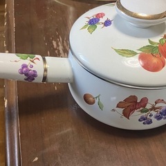 ホーロー小鍋の画像