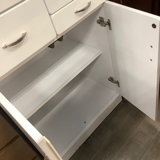 【軽トラ貸し出し無料！】2枚扉食器棚 入荷しました！