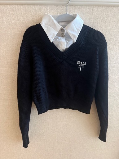 PRADA レイヤードロゴニット
