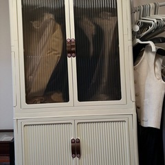 折りたたみ式の用収納キャビネットの画像