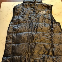 ノースフェイスダウンベストの画像