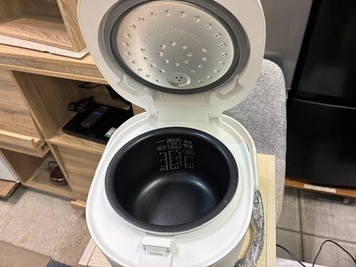 アイリス 炊飯器 極厚火釜 3合 中古 家電 階段 引越 引取 RC-MD30-W　