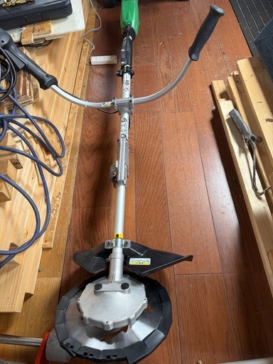 HITACHIコードレス草払機18V‼️