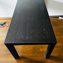 ダイニングテーブル 傷あり黒
の画像