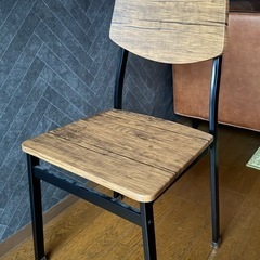 【無料】丸テーブル＋椅子2脚セット 直径100cm 3/1引き取り限定の画像