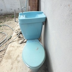 TOTOのトイレの便器の画像