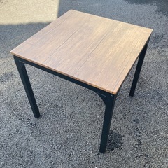 ダイニングテーブル　ダイニングチェアの画像