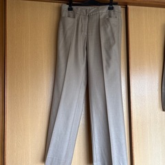 パンツスーツの画像