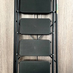 RIKADE4段折りたたみ式脚立
の画像