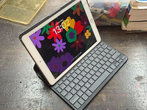◆第６世代　iPad 128GB ◆ Bluetoothキーボード付きハードカバー　アップルペンシル・マウス付き