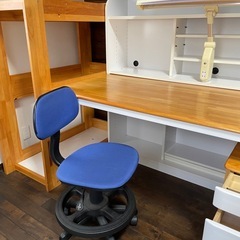 学習机&椅子の画像