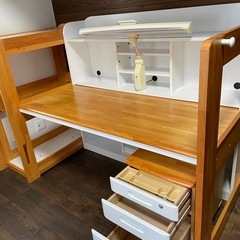 学習机&椅子の画像