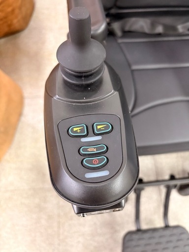 《リユースマン倉敷》折りたたみ電動車椅子  カバー付き