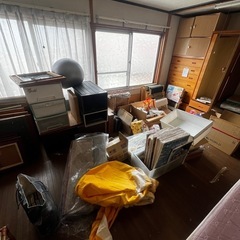 服屋廃業に伴い残置物無料渡中の画像